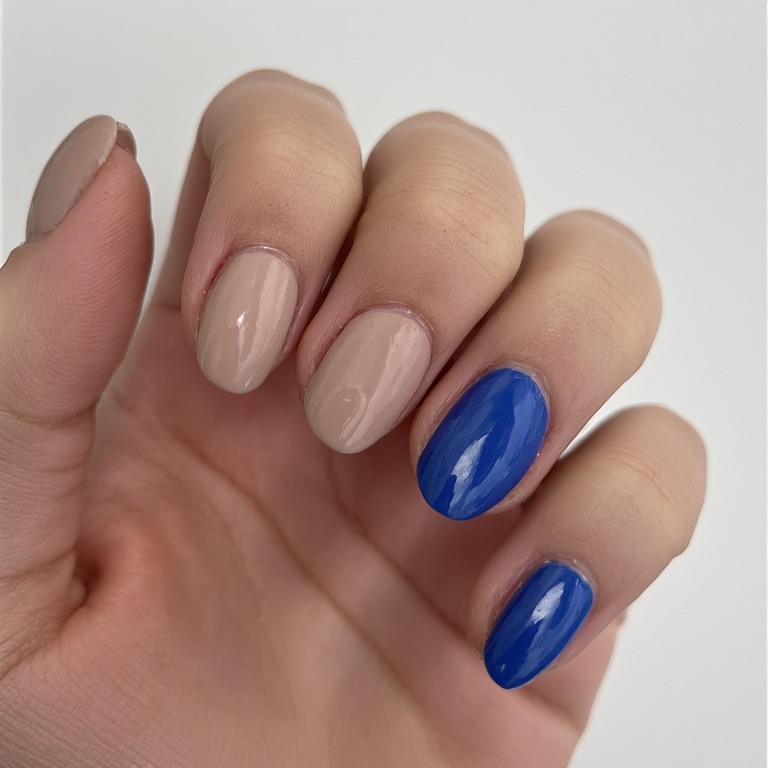 School Color Accent Nail